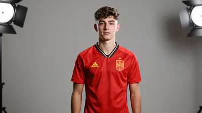 Atlético de Madrid está en negociaciones con Racing de Santander para fichar a Jorge Salinas, un joven jugador de 19 años...