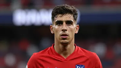 Atóltico Madrid se prepara para fichar al delantero serbio Duñan Vlahoviç y evalú la salida de Alexander Sórloth, una...