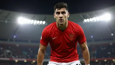 El delantero argentino Julián Álvarez firmó un contrato de seis temporadas con el Atlético de Madrid a mediados de 2024...