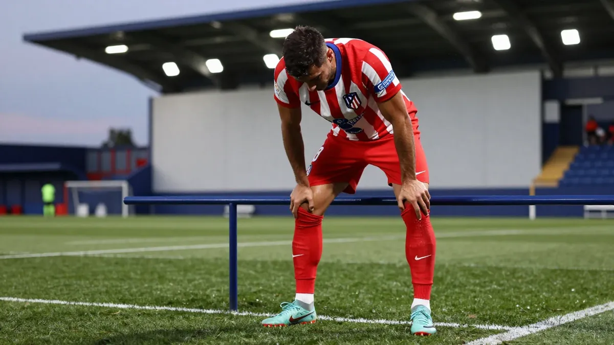 El centrocampista estadounidense Johnny Cardoso no viajó con el Atlético de Madrid a Barcelona para el partido de LaLiga...