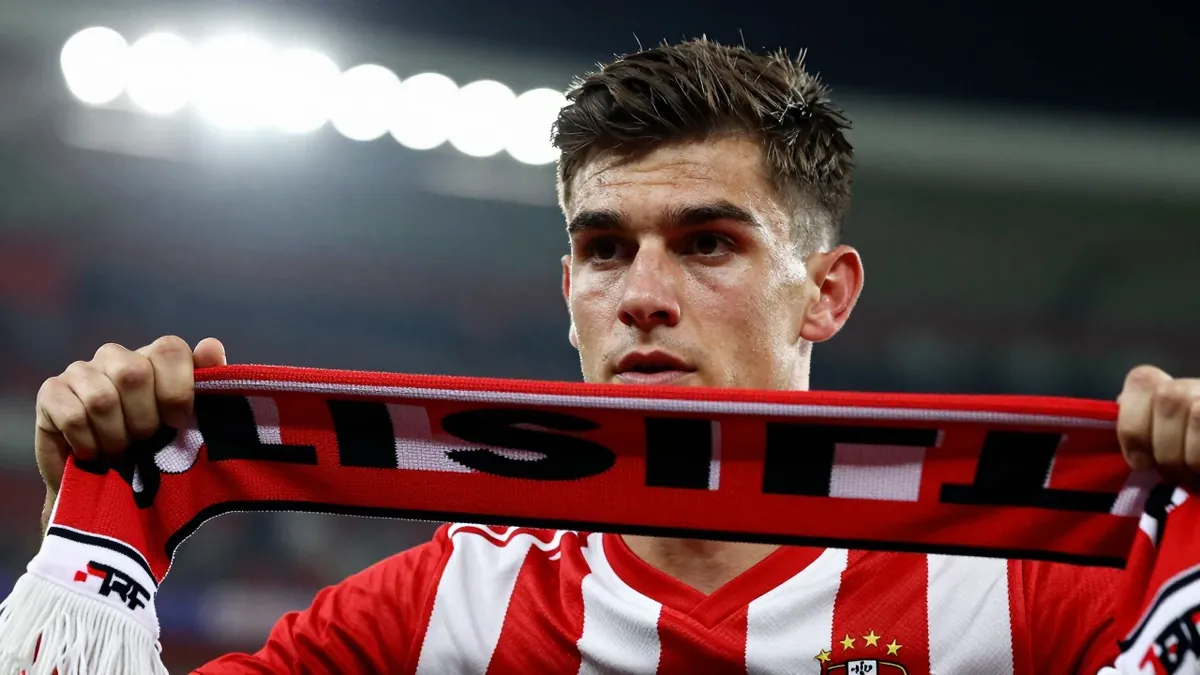 Argentine defender Gerónimo Spina, formerly of Atletico Madrid, has been signed by Ajax on a contract running until 2028