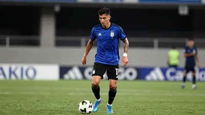 Atletico Madrid se refuerza con el centrocampista argentino Cristian Romero, quien se une al equipo en un trascendental...