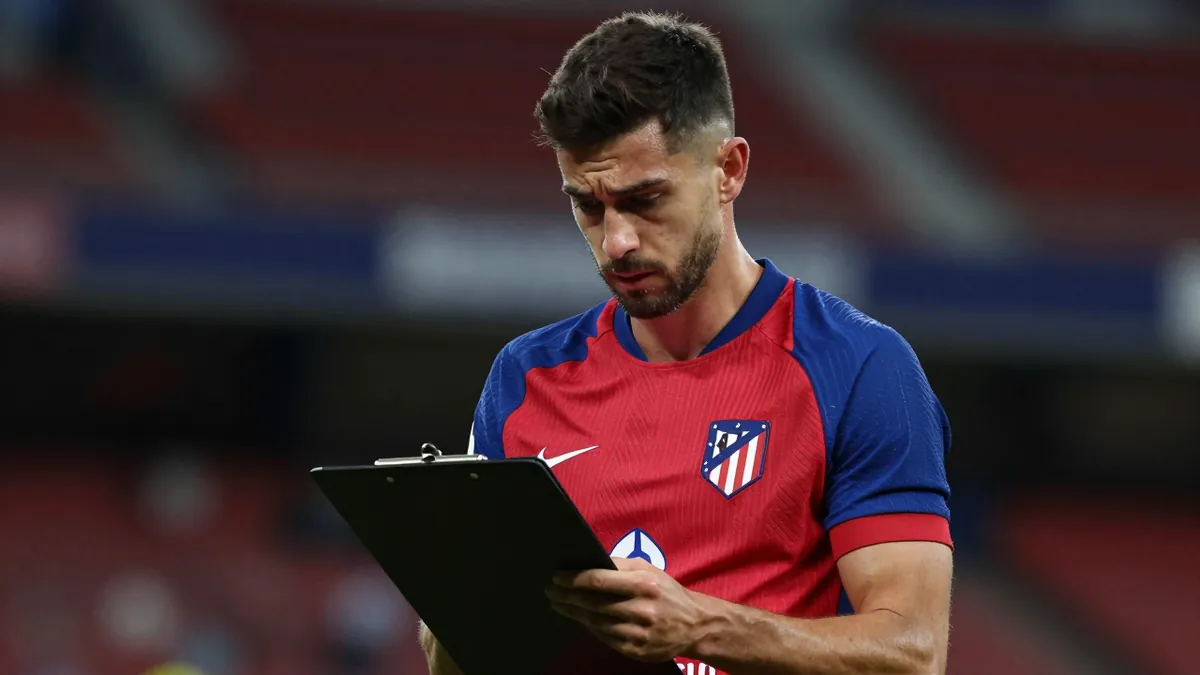 Atletico Madrid is intensifying its efforts to sign Tottenham's center-back Cristian Romero, while Barcelona seems to...
